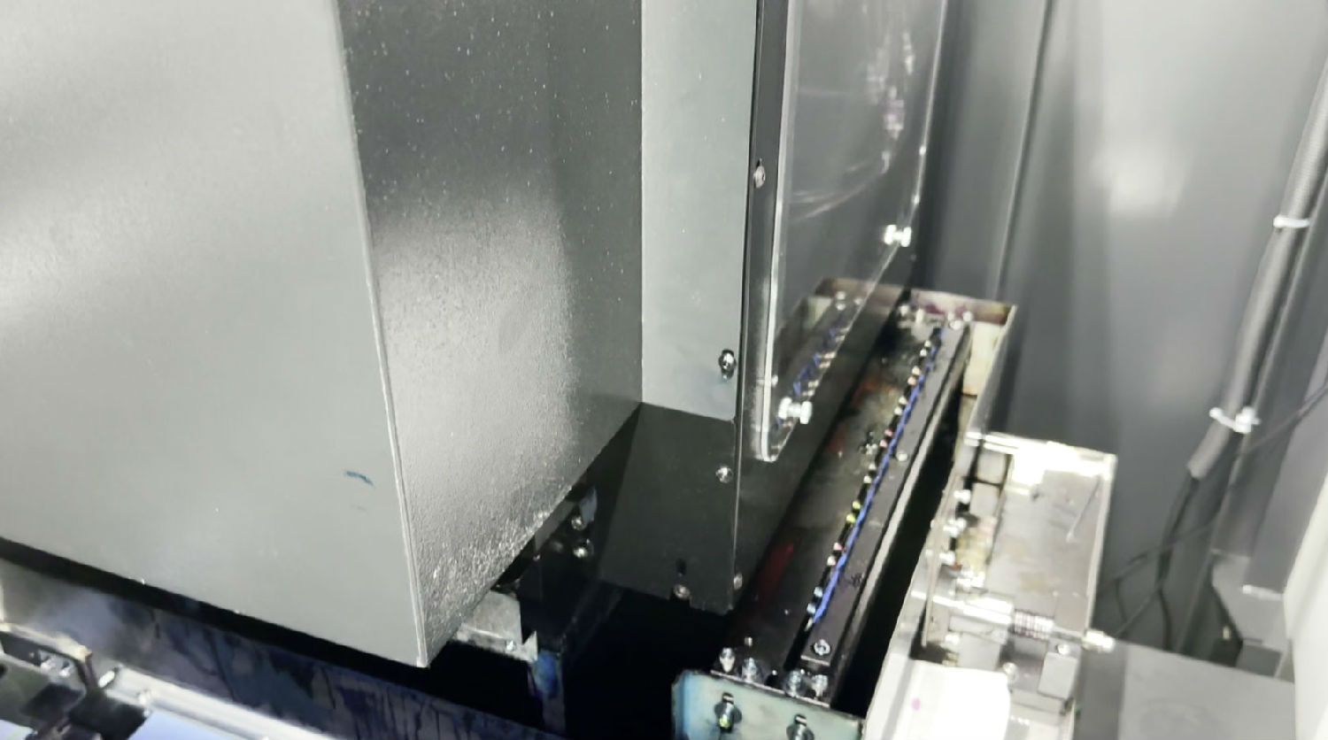 爲什麽(me)數碼印花機(jī)清洗噴頭不(bu)出廢墨?