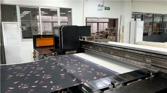 數碼印(yìn)花打印時(shí)出現白條(tiao)現象如何(hé)解決?