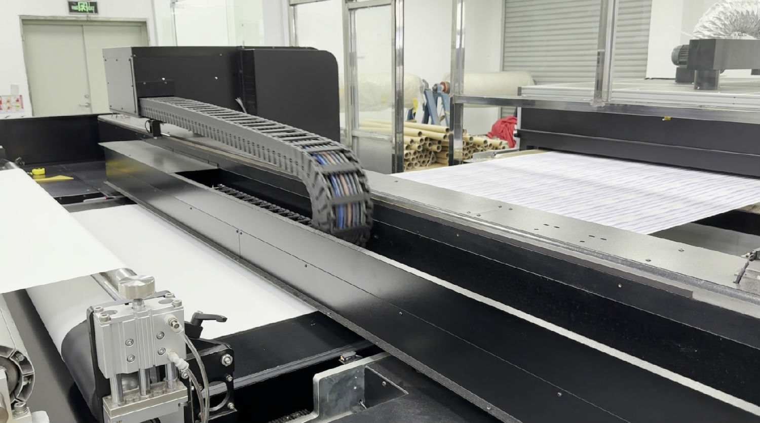 影響數(shù)碼印花機打印(yìn)精度的8個因素(sù)