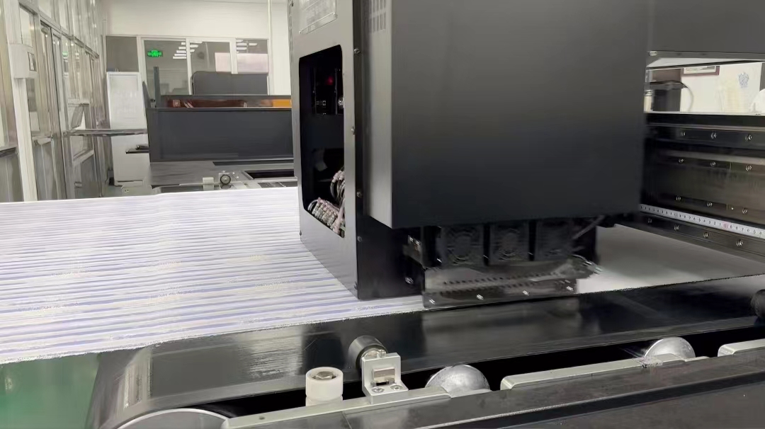 數碼印花(huā)打印時出現交(jiāo)叉色的原因