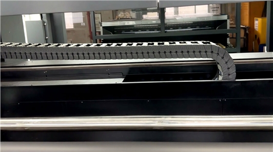 如(ru)何判斷數碼印(yin)花機的導軌是(shi)否需要更換？