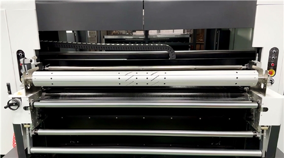 數碼(ma)印花機防高溫(wen)的保養技巧