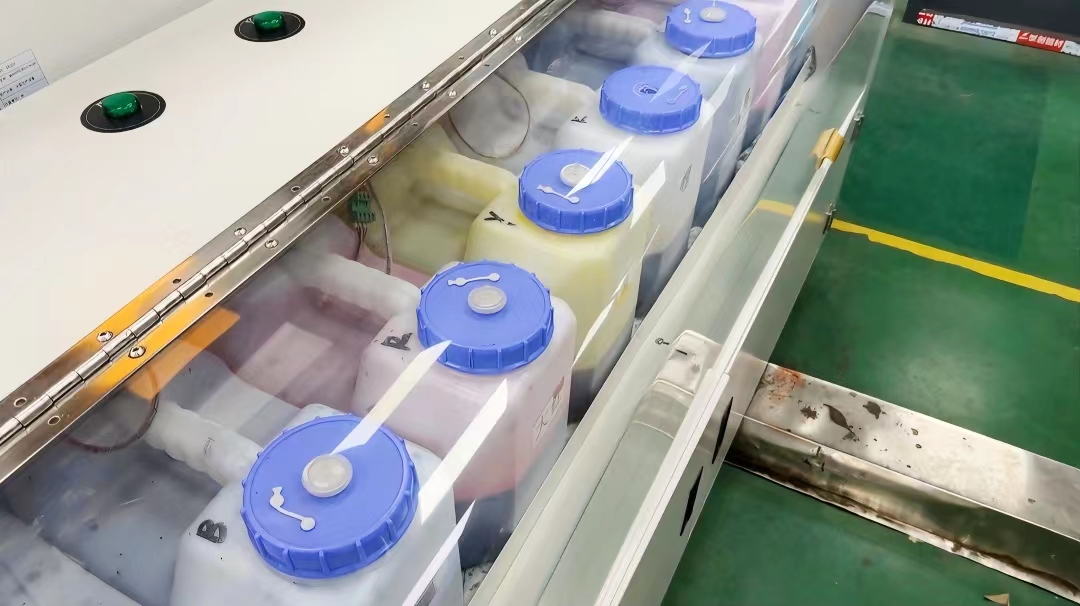 如(rú)何判斷數碼印(yin)花機墨水是否(fou)适合高溫環境(jing)?